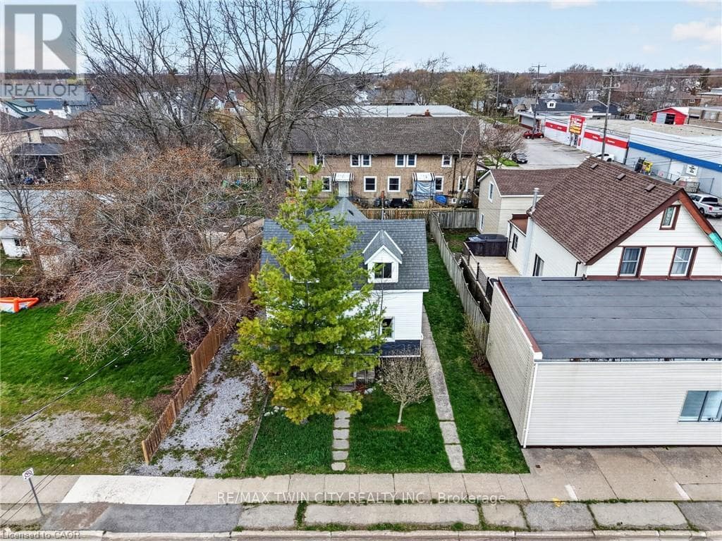 172 FRASER STREET photo 5