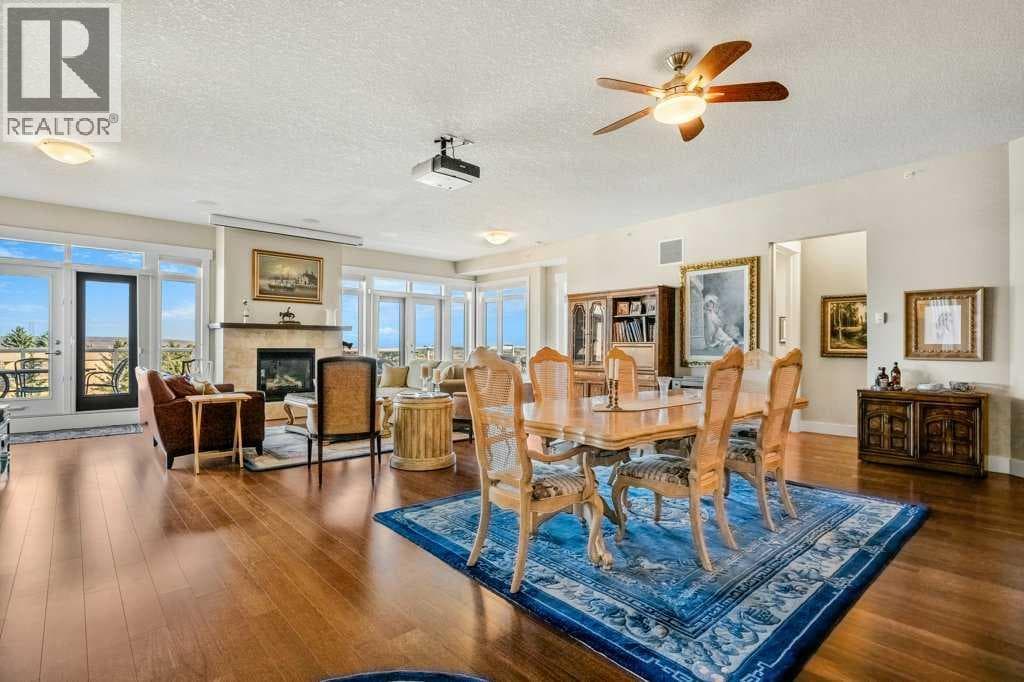 404, 4 Hemlock Crescent SW photo 2