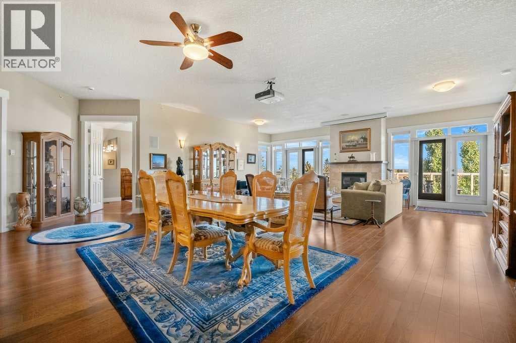 404, 4 Hemlock Crescent SW photo 3