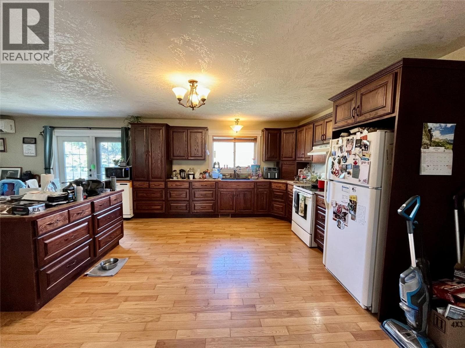 212 Maple Street photo 4