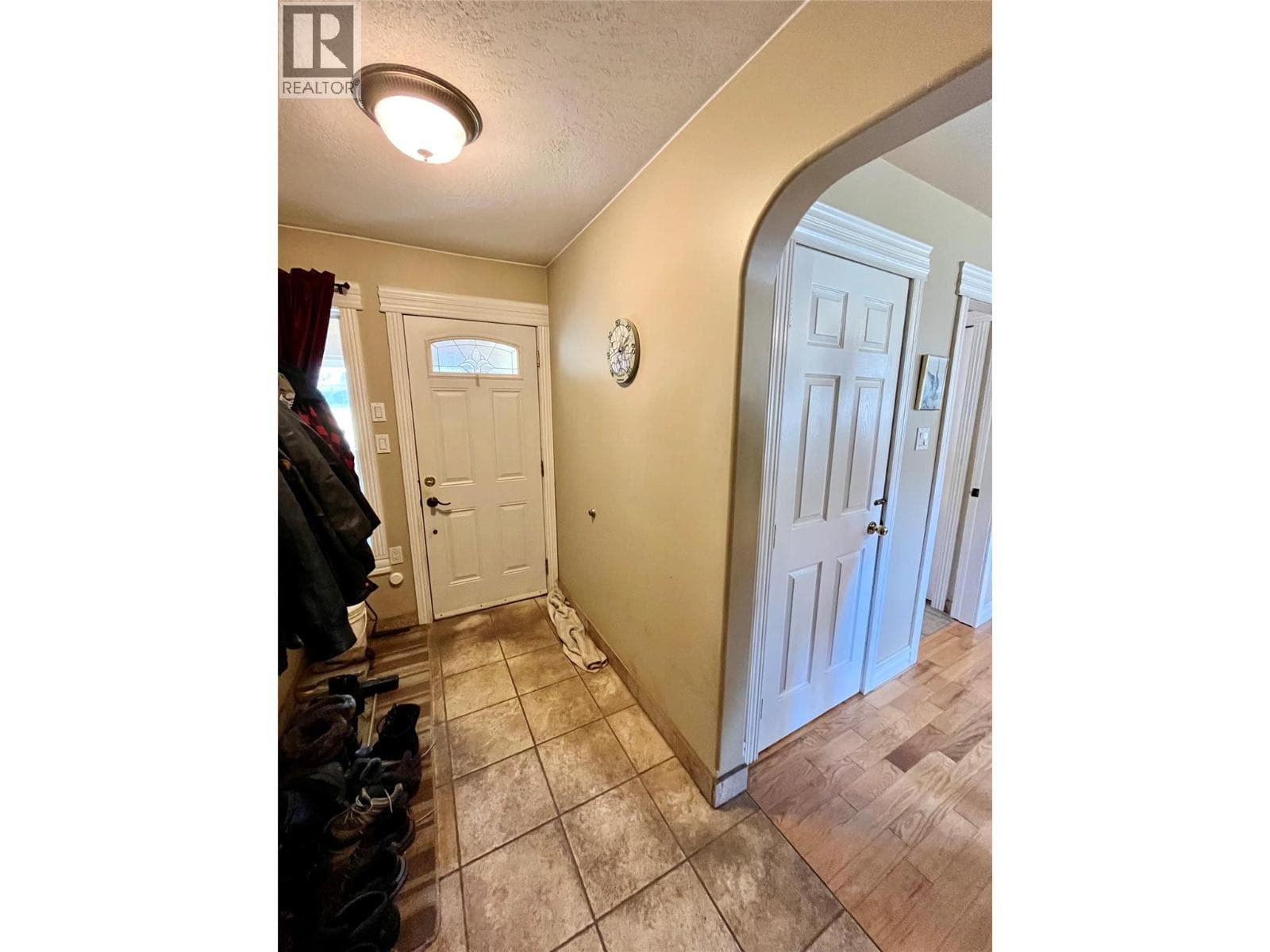 212 Maple Street photo 3