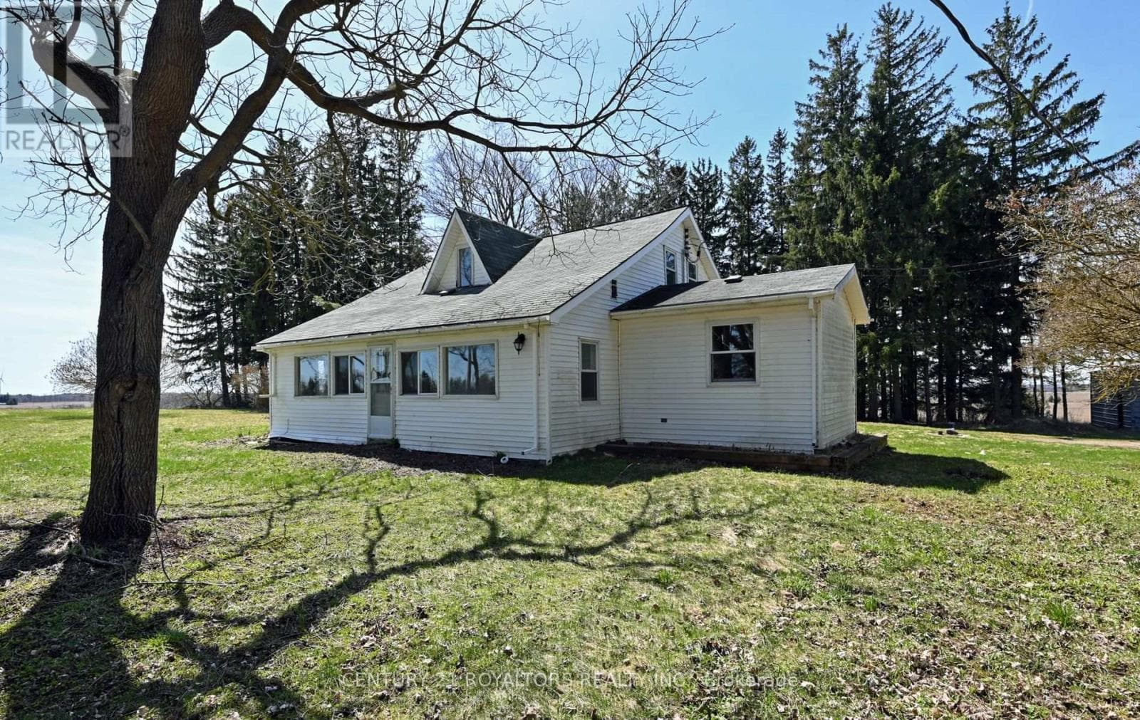 215274 10TH LINE photo 2