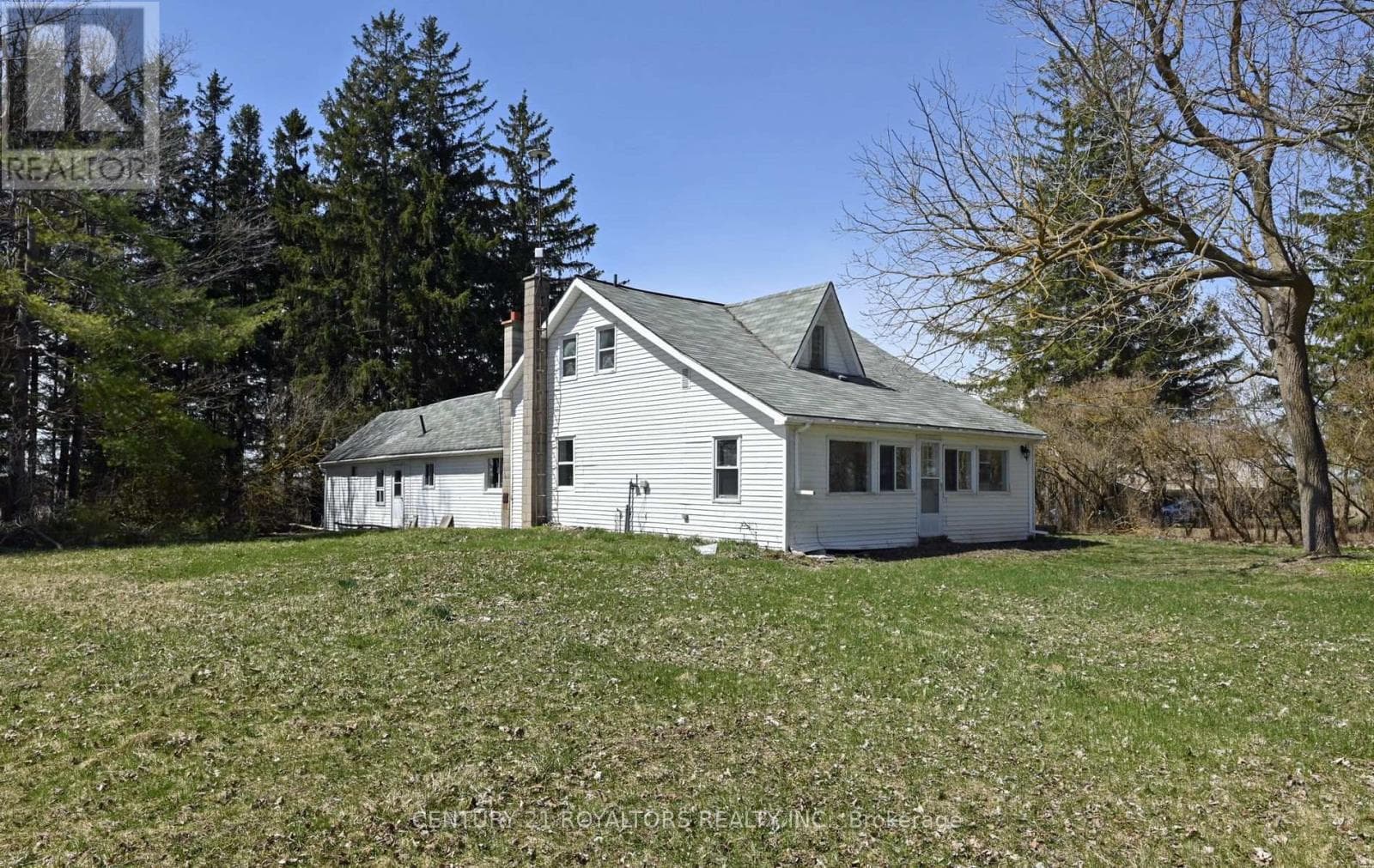 215274 10TH LINE photo 3