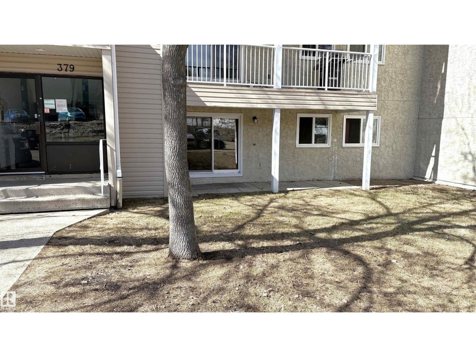 #102 379 WOODBRIDGE WY photo 3