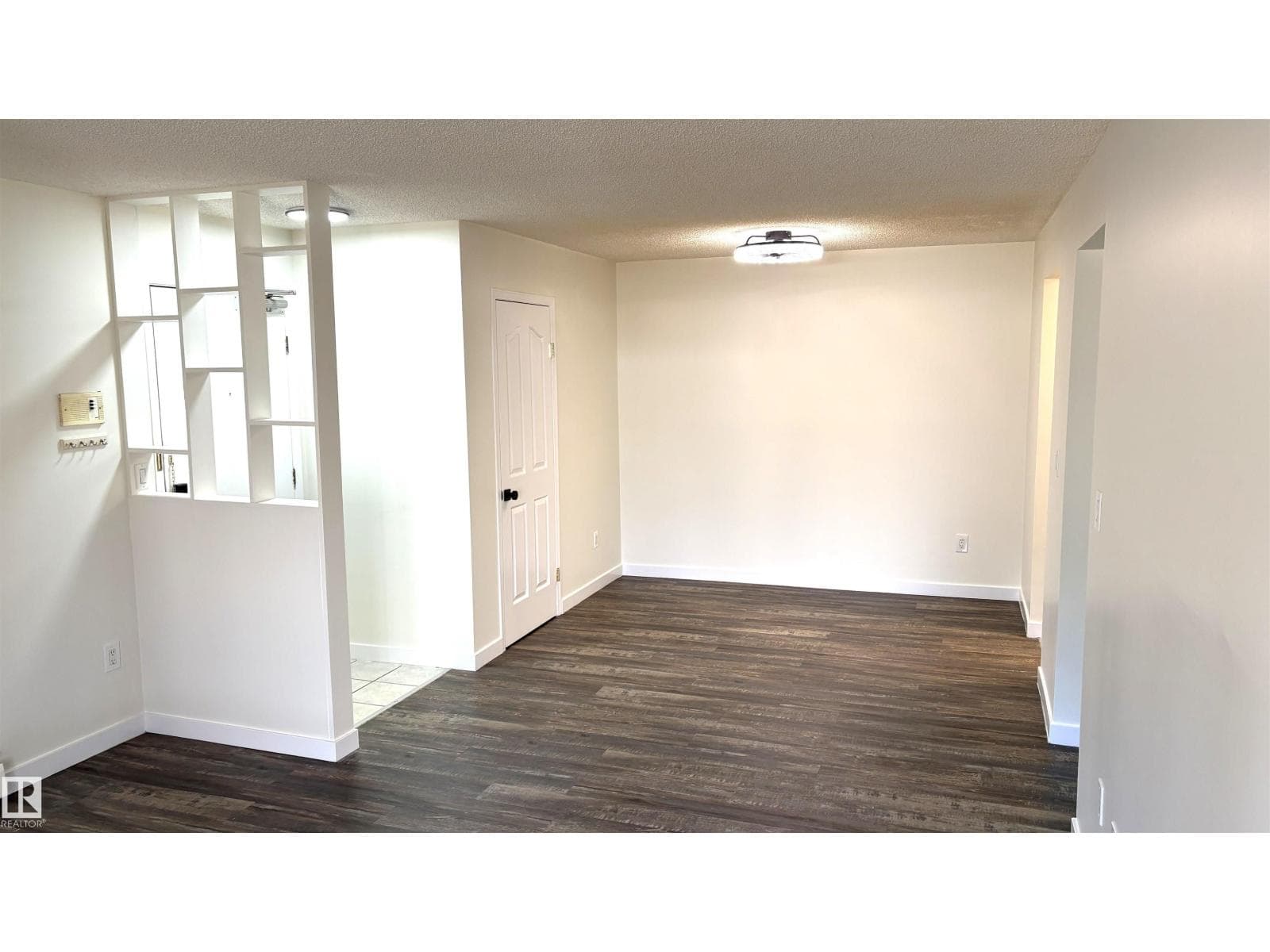 #102 379 WOODBRIDGE WY photo 5