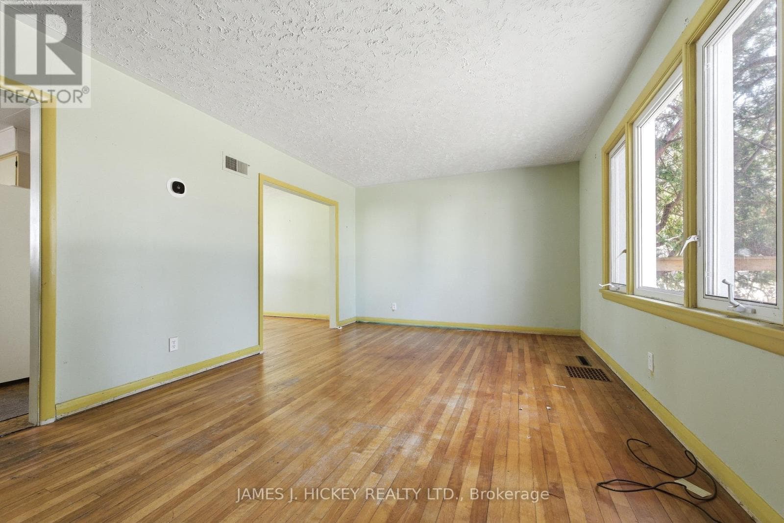 34 FARADAY CRESCENT photo 3