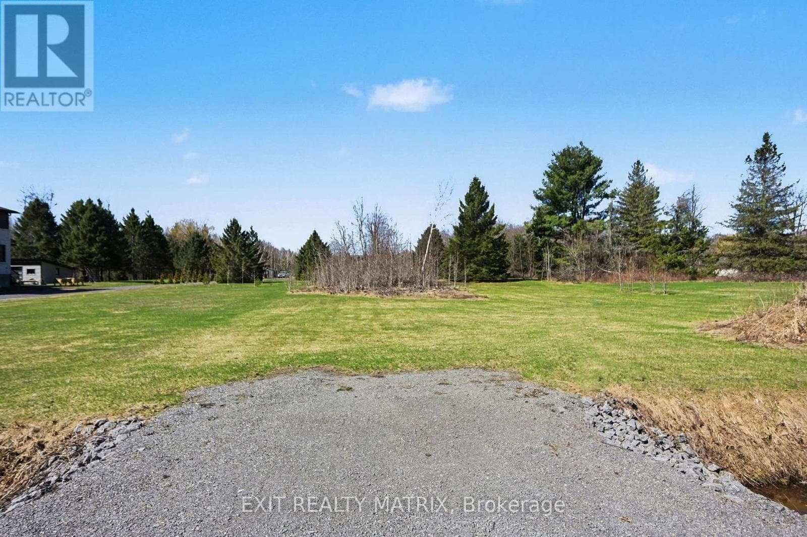 2080 BOUVIER ROAD photo 4