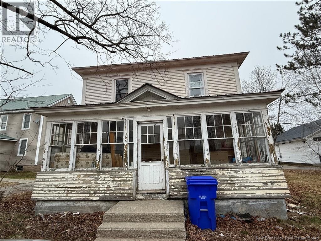 13 Lake Avenue photo 2