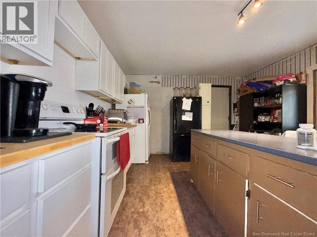 13 Lake Avenue photo 5
