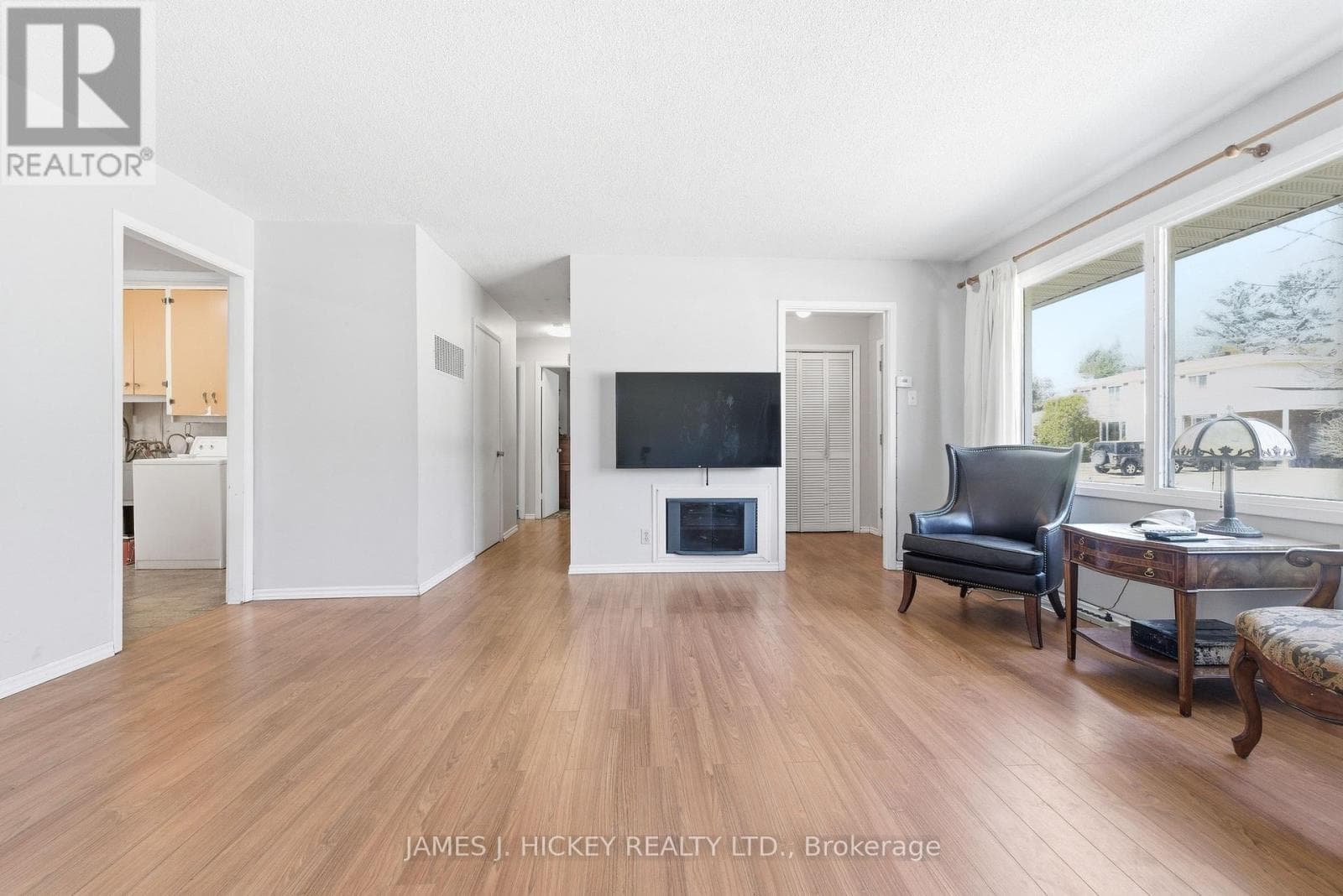 38 BEACH AVENUE photo 3