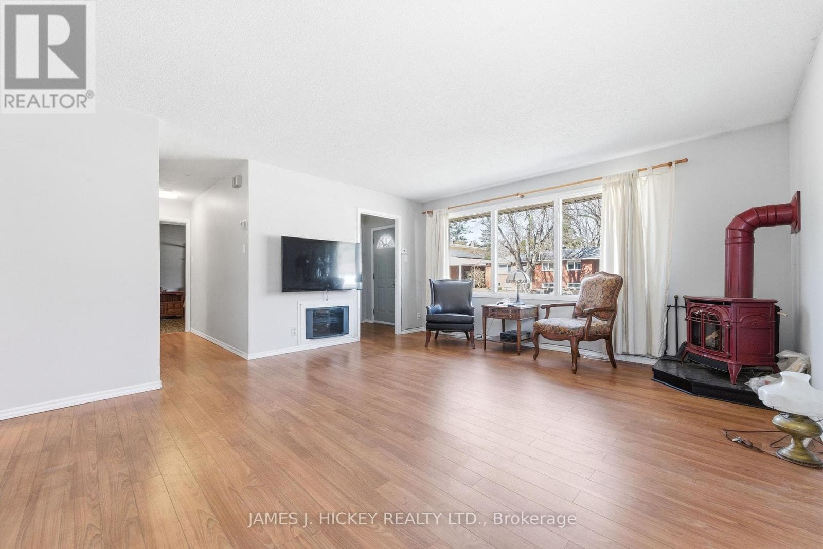 38 BEACH AVENUE photo 4
