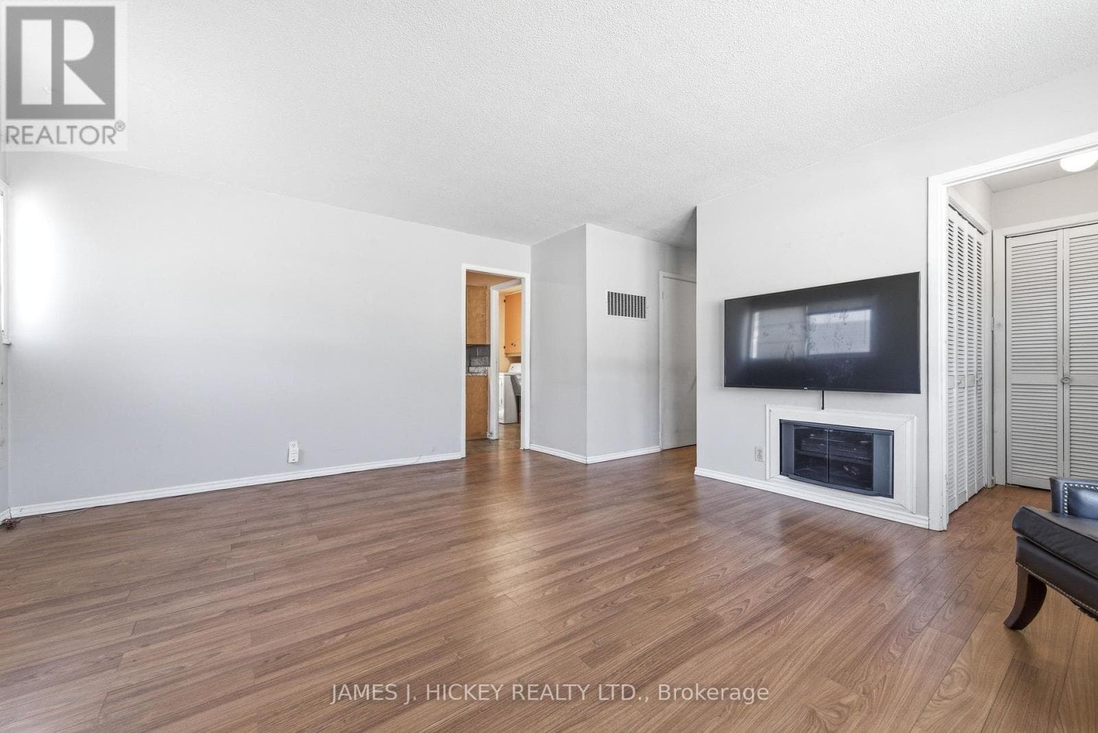 38 BEACH AVENUE photo 5