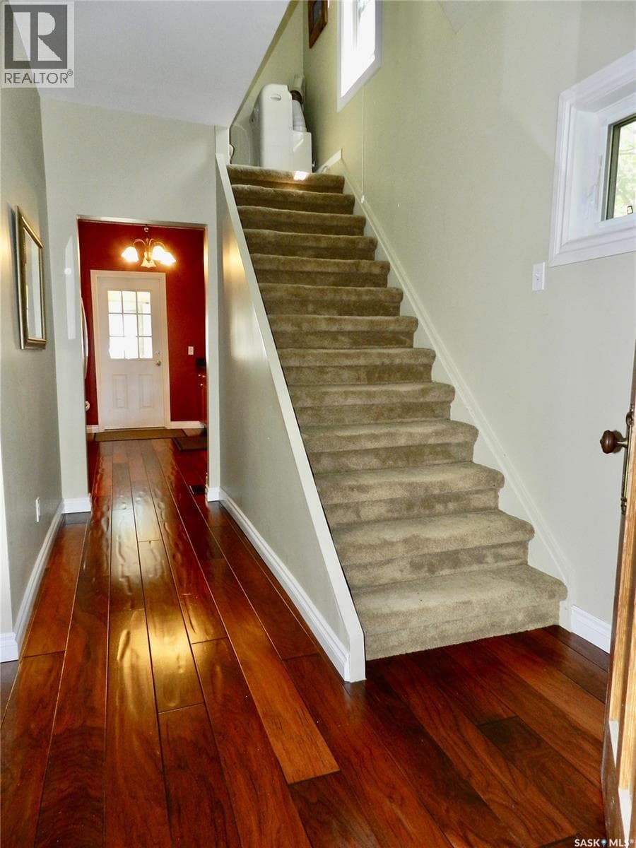 1121 6th AVENUE NW — photo 3