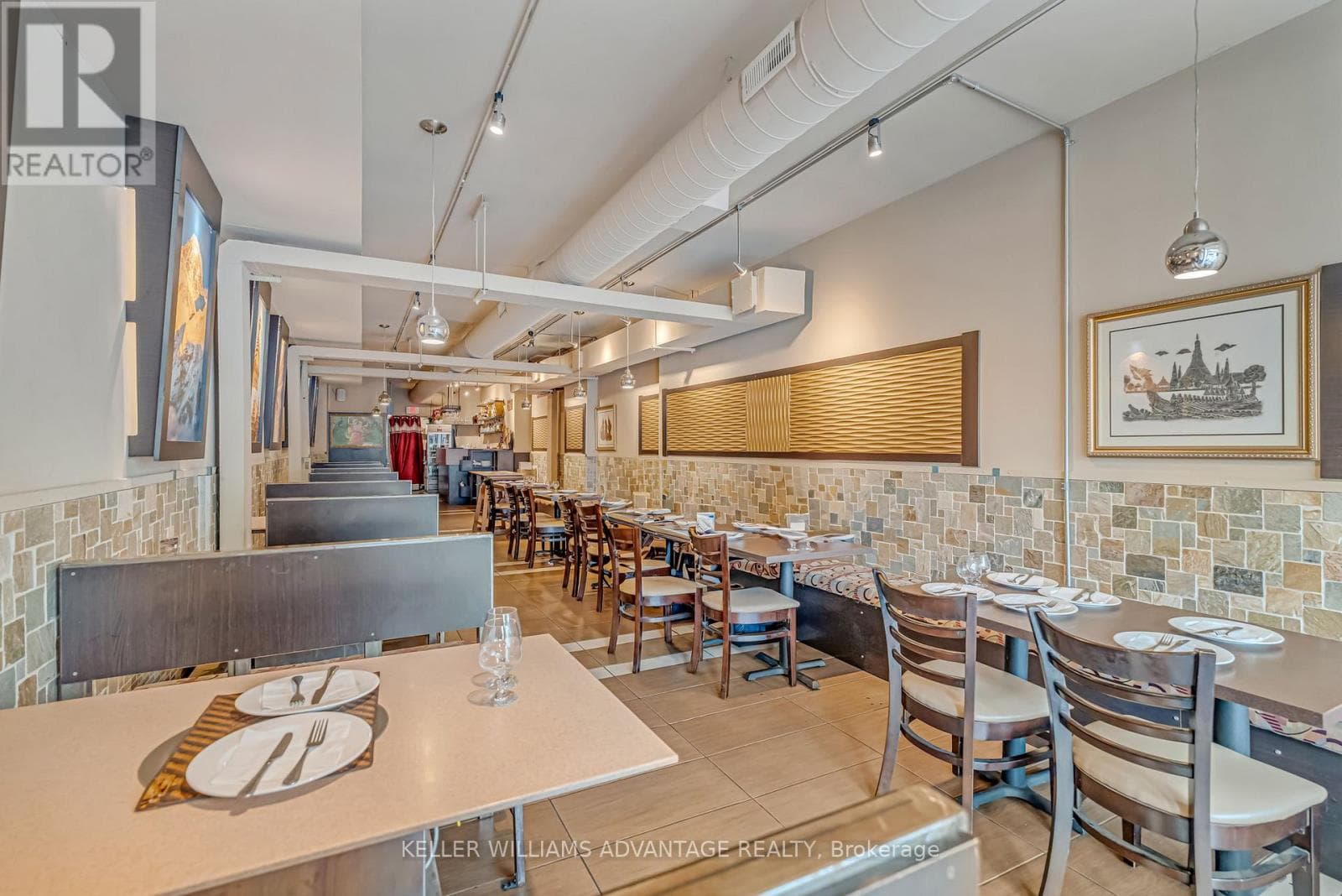 471 DANFORTH AVENUE photo 3