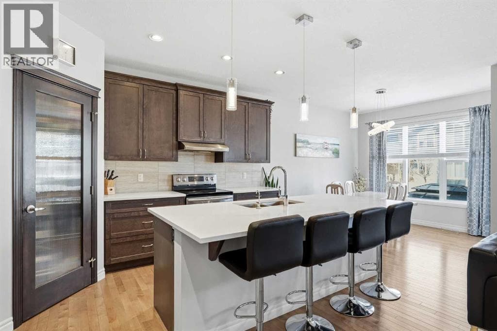 345 Evansglen Drive NW photo 3