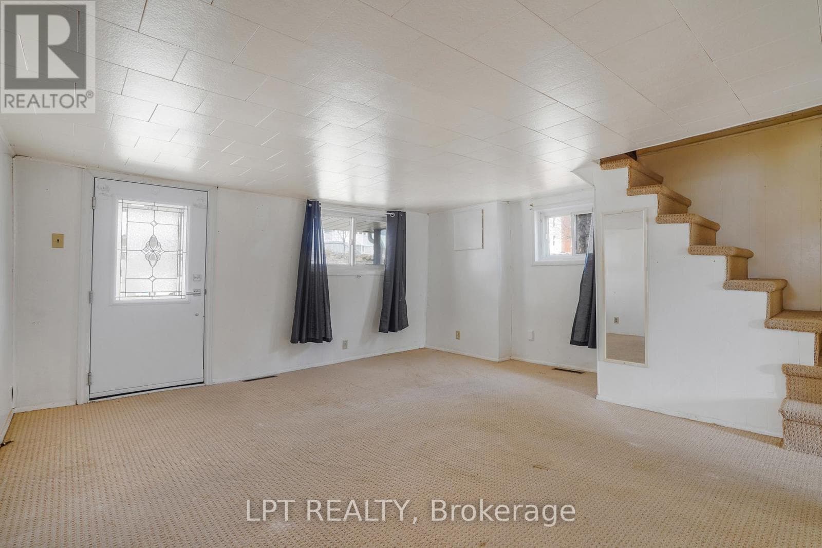 47 BERTHA STREET E photo 5