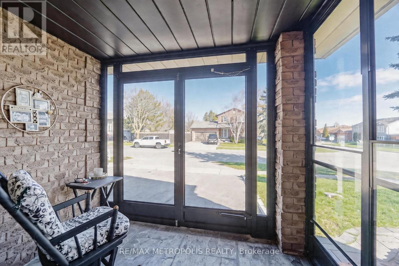 19 GLENABBEY DRIVE photo 2
