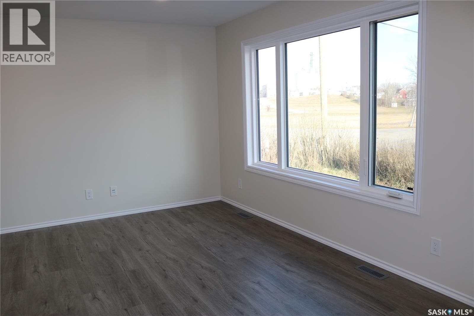 511 1st AVENUE photo 5