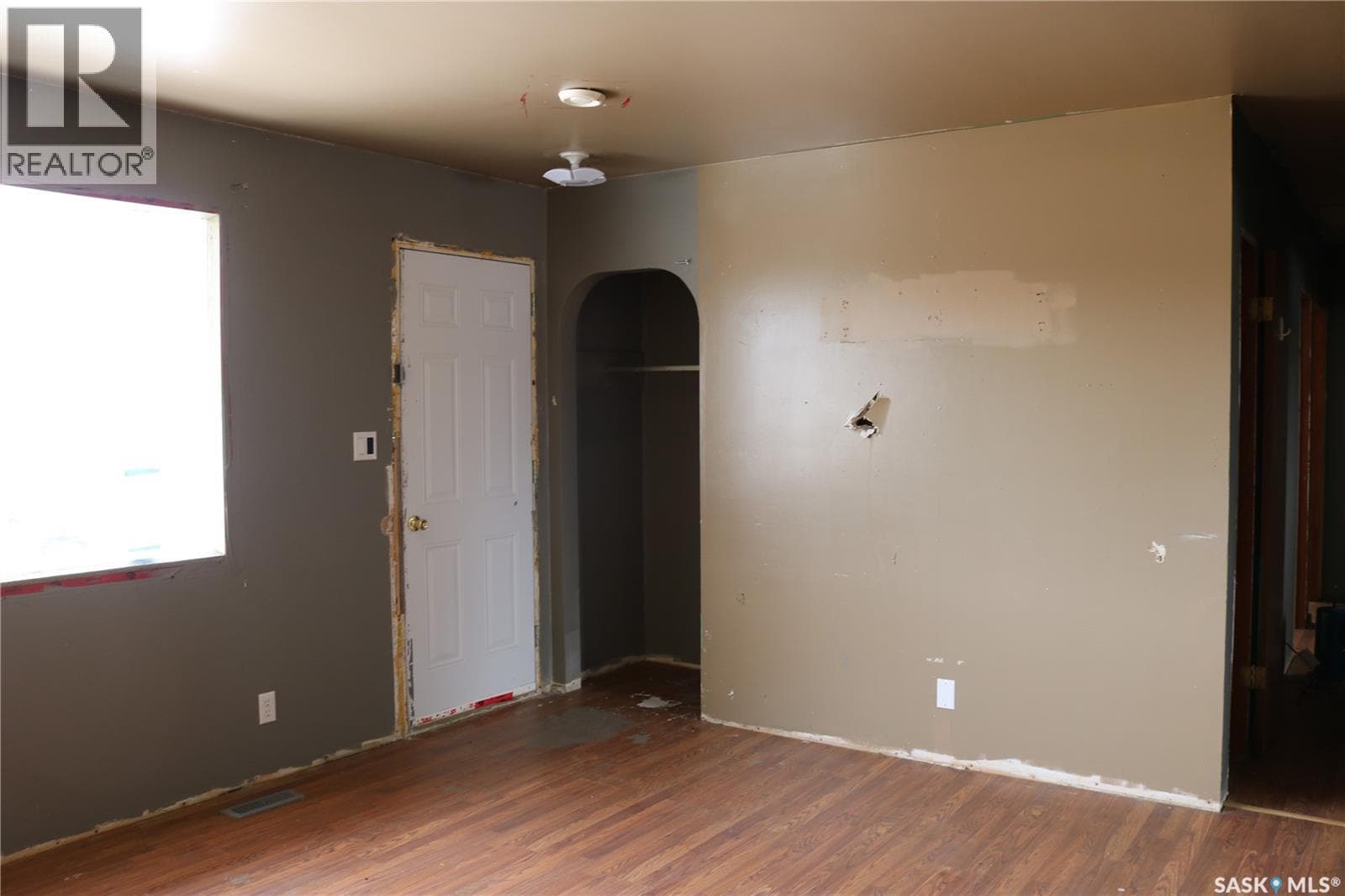 912 Lalonde STREET photo 2