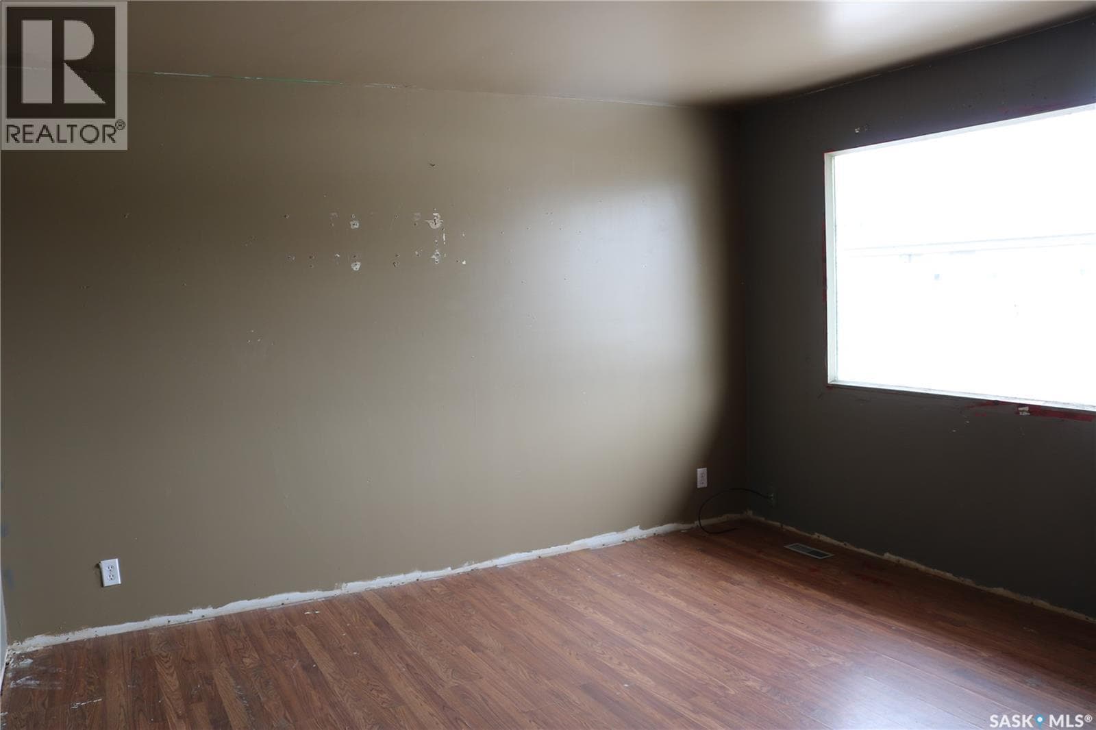 912 Lalonde STREET photo 3