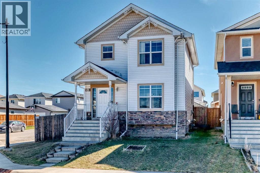 52 TARALAKE Street NE photo 3