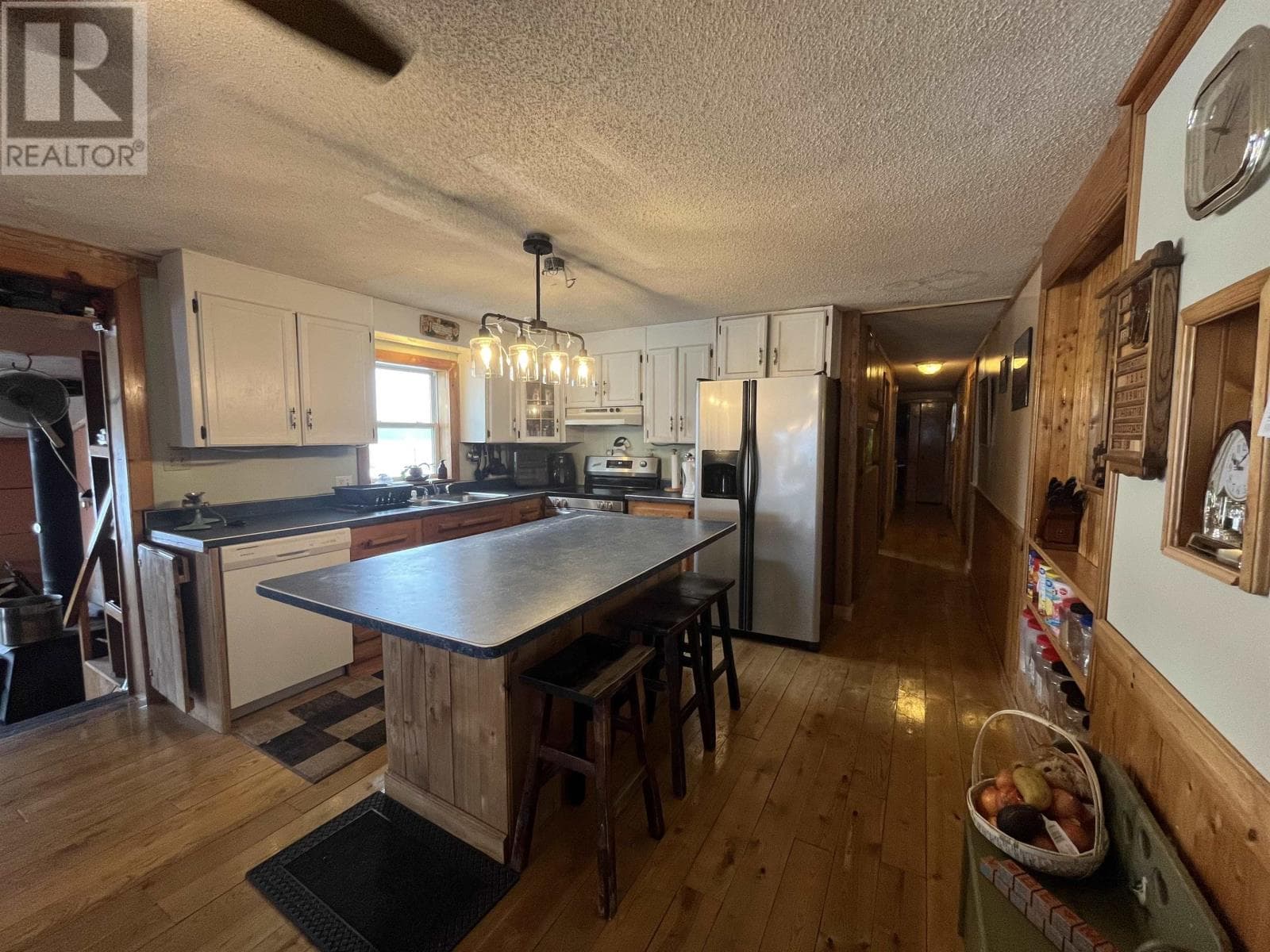 623 Boucherville RD photo 4