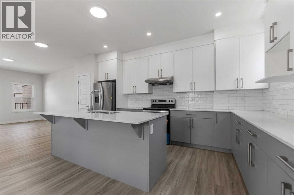 803, 90 Corner Meadows Manor NE — photo 3