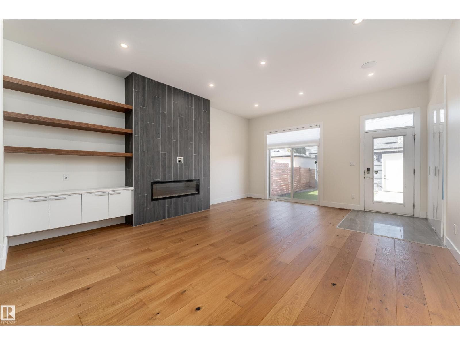 10508 136 ST NW photo 3