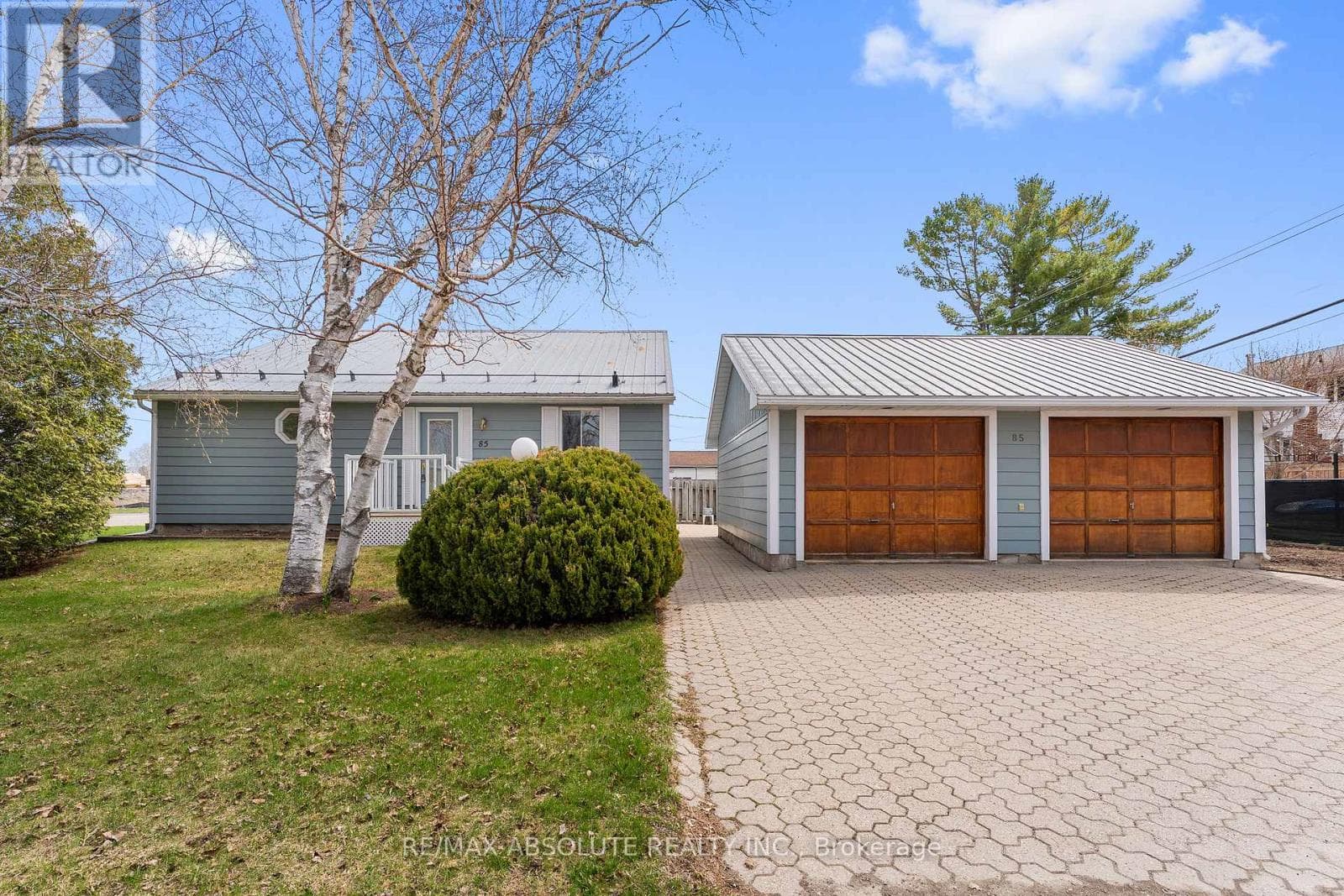 3 bed 2 bath single family at 85 LAIRD STREET — $524,900