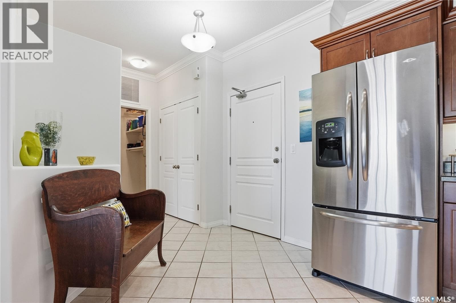 304 218 HEATH AVENUE — photo 3