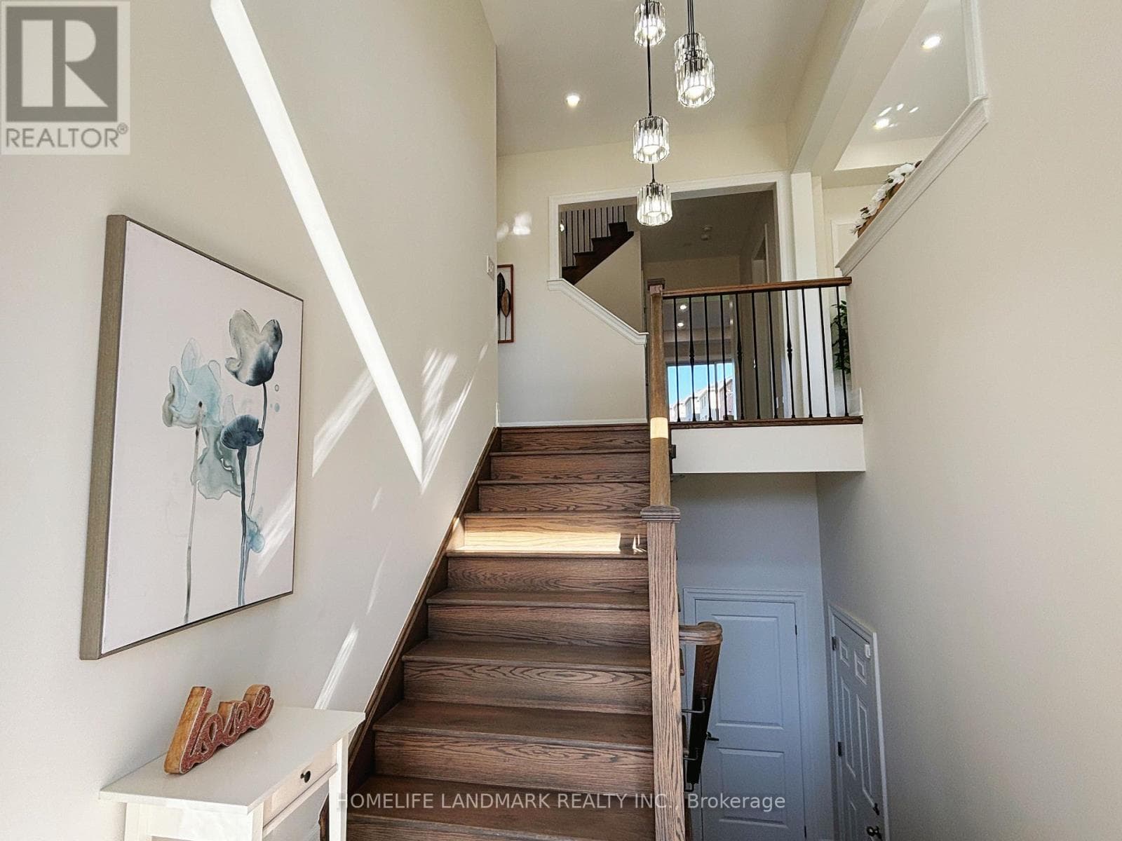 104 WRAGGS ROAD photo 2
