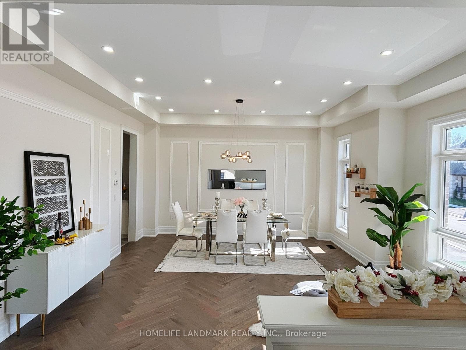 104 WRAGGS ROAD photo 4