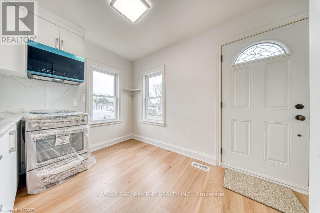 22 DAVID AVENUE photo 4