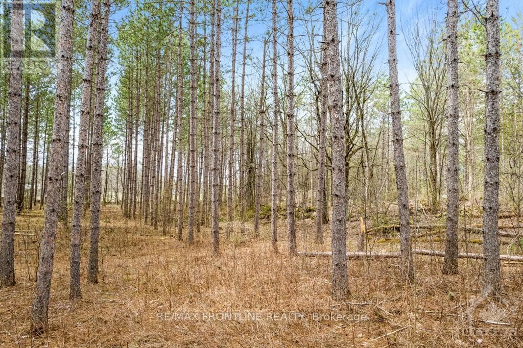 470 11TH LINE S SHERBROOKE ROAD photo 2