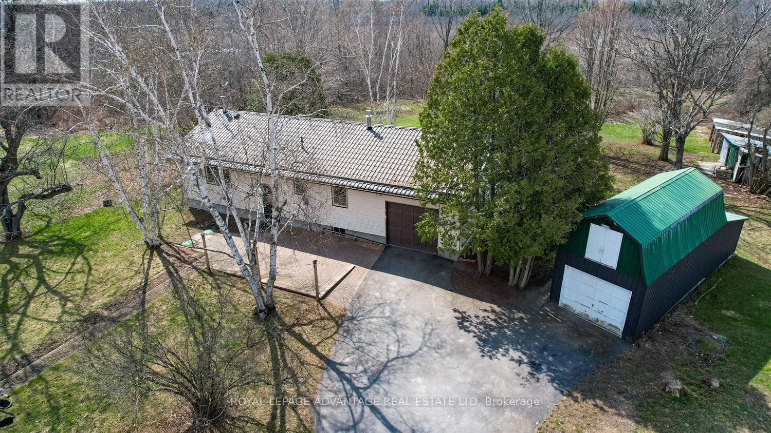 83 BROADVIEW AVENUE W photo 3