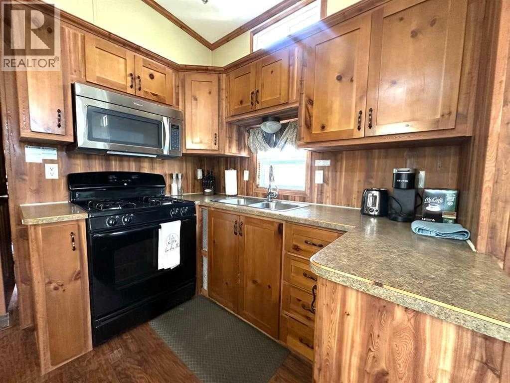 1221 Oak Avenue photo 4