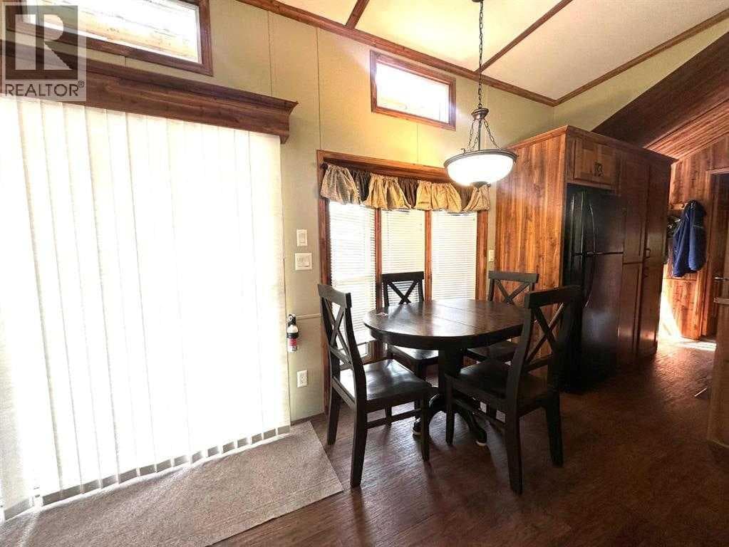 1221 Oak Avenue photo 5