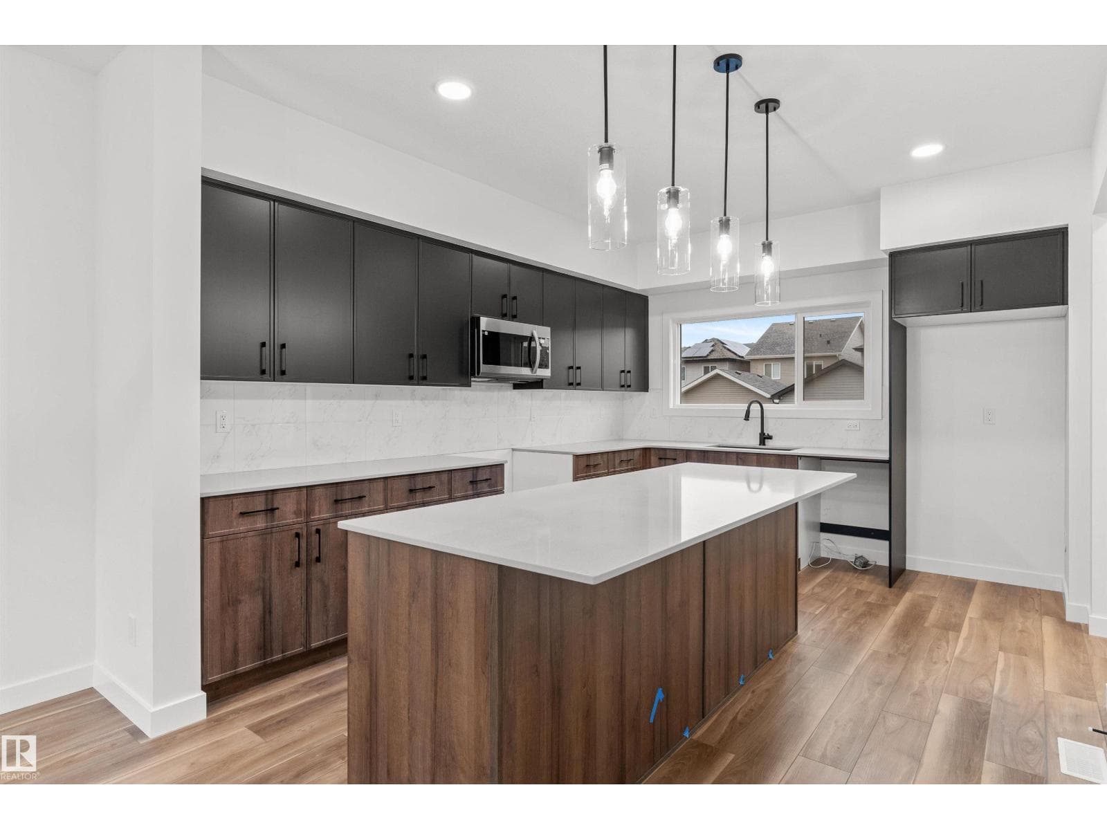 6222 175A AV NW photo 4