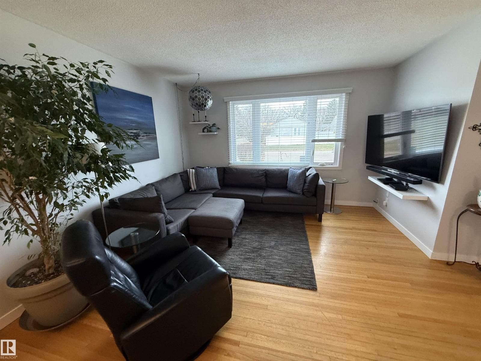 11948 132 ST NW photo 3