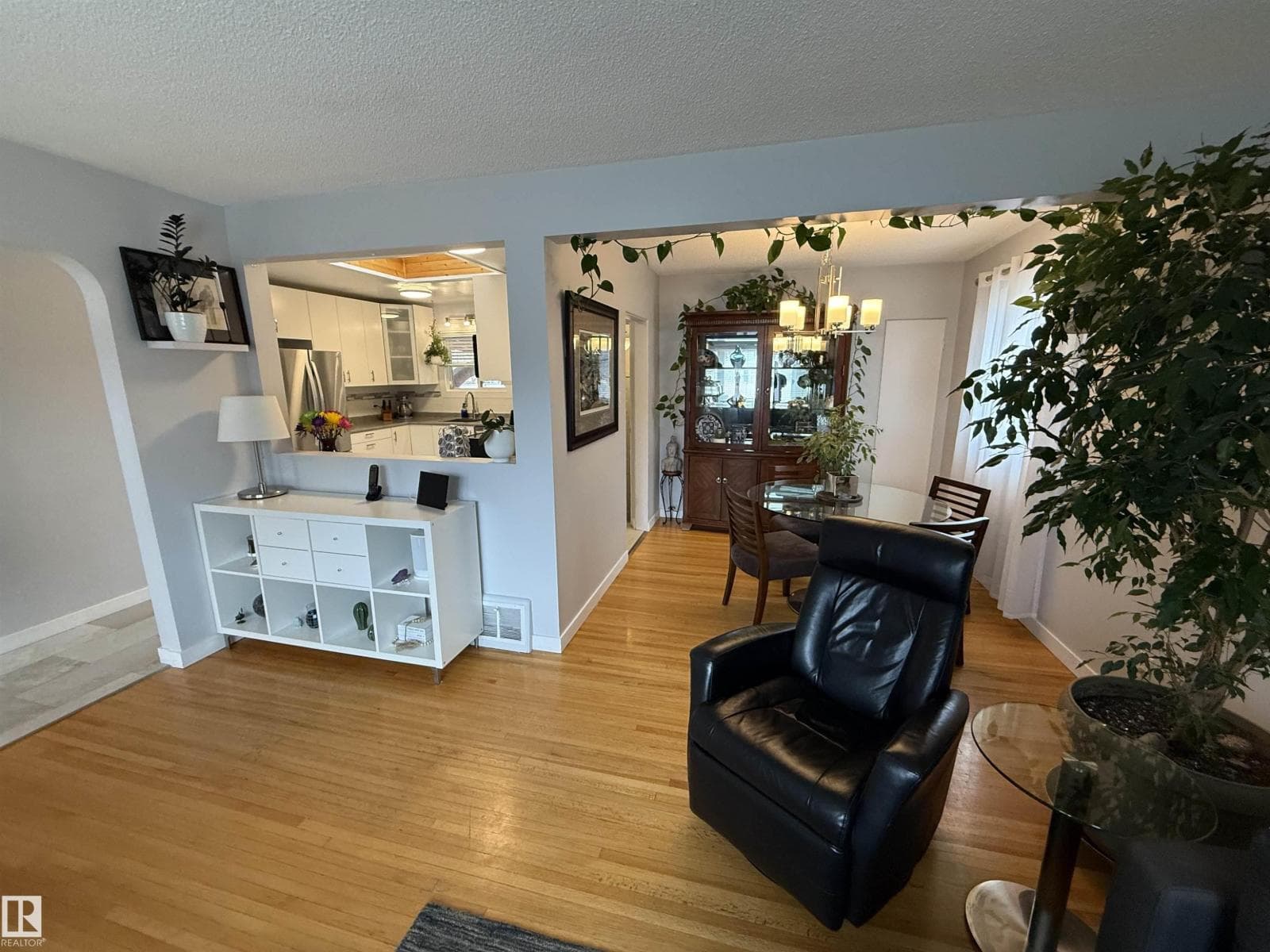 11948 132 ST NW photo 4