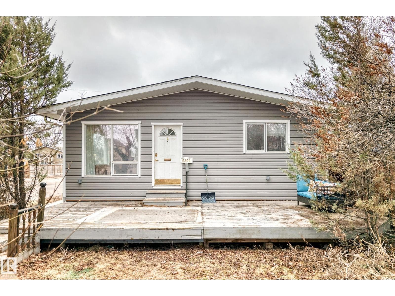 3 bed 2 bath single family at 5204 112 AV NW — $419,000