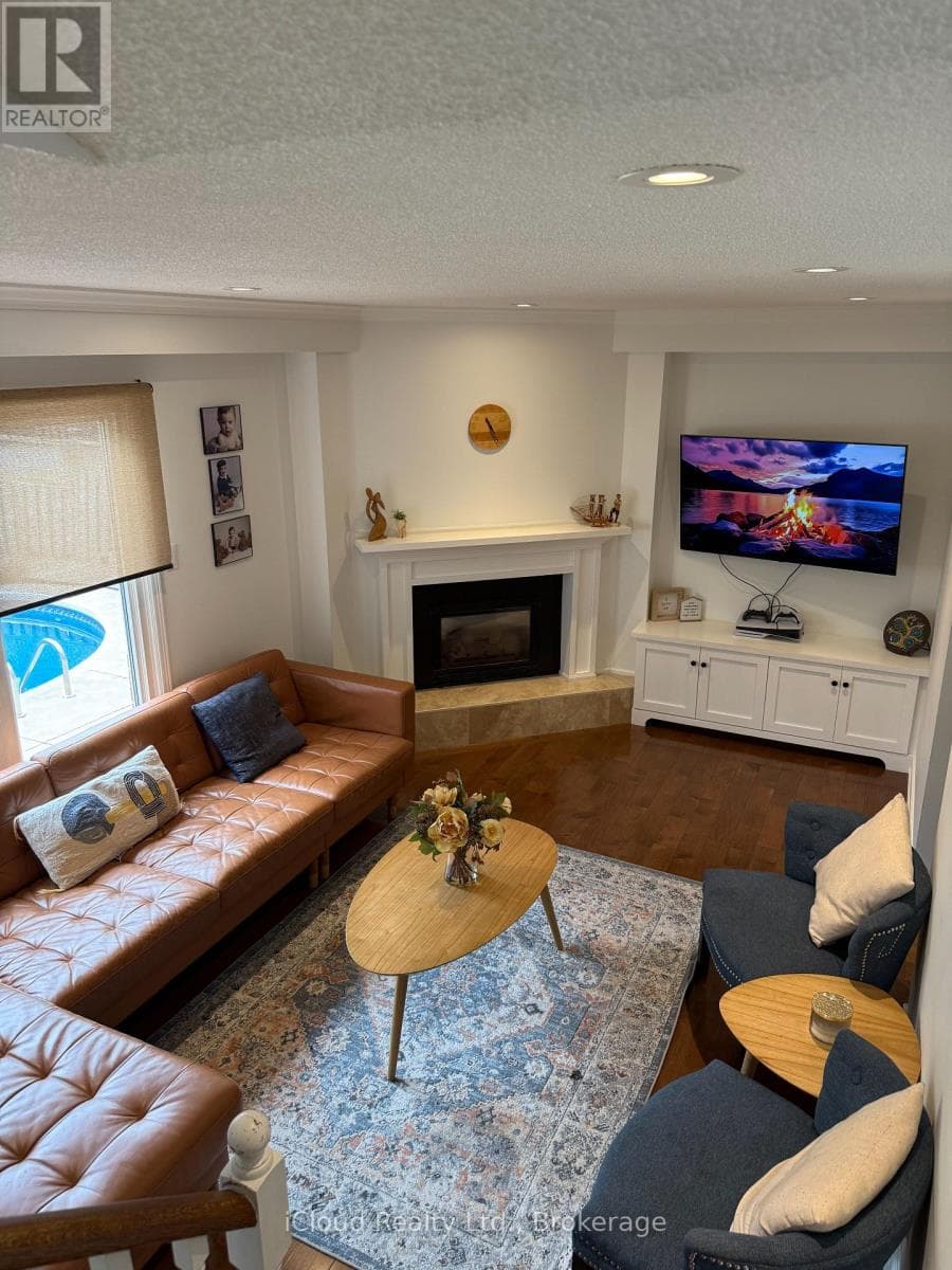 2067 HUNTERS WOOD DRIVE photo 5
