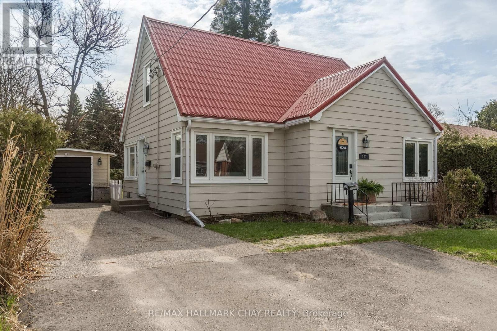 177 DUCKWORTH STREET photo 2
