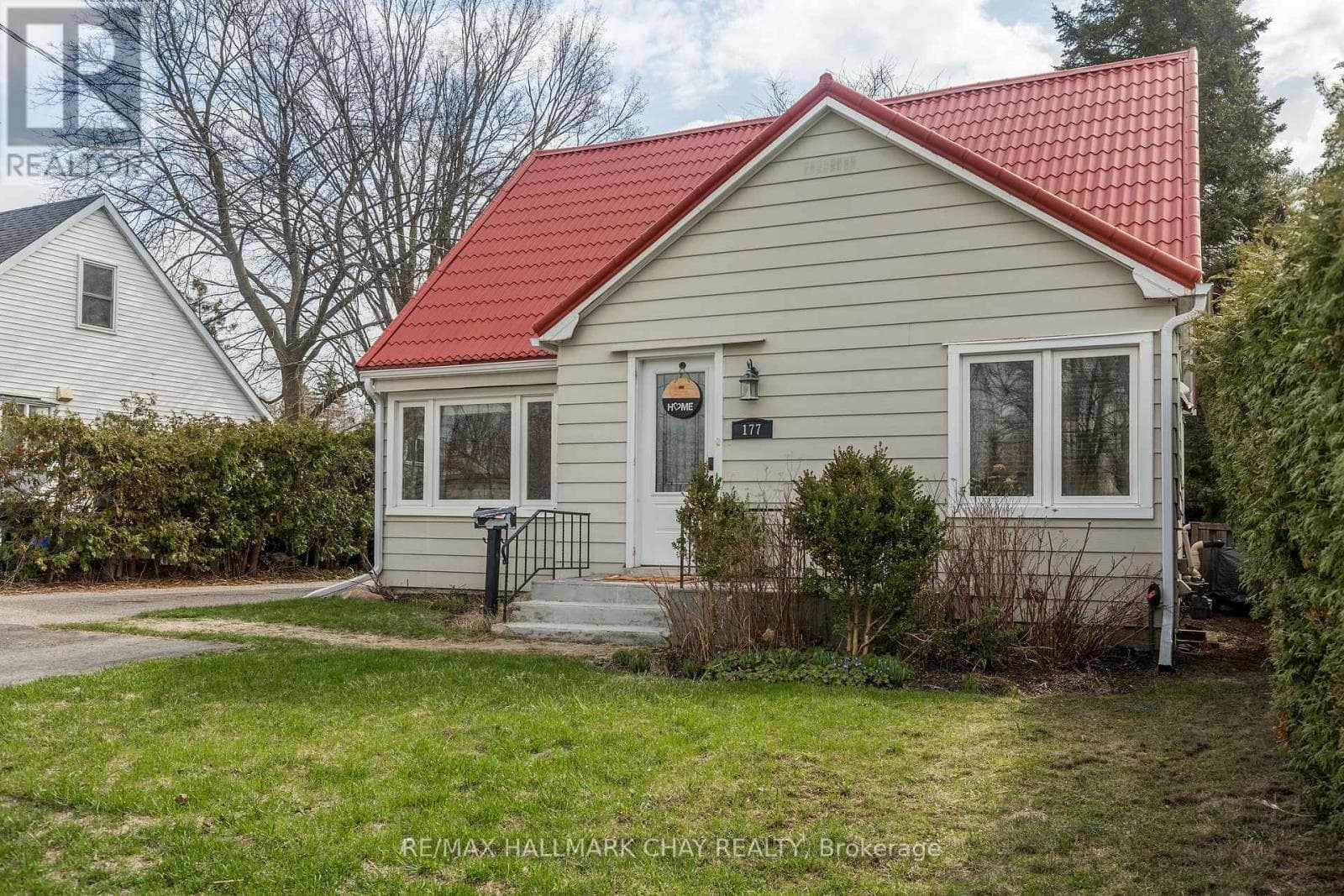 177 DUCKWORTH STREET photo 3