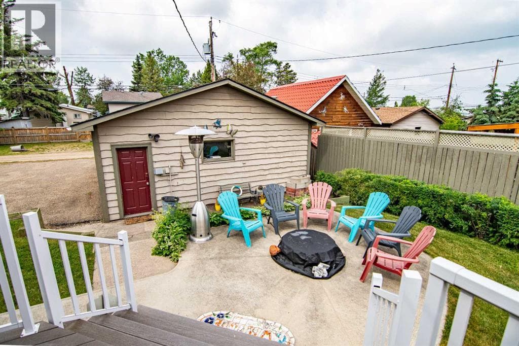 5014 43 Street photo 5
