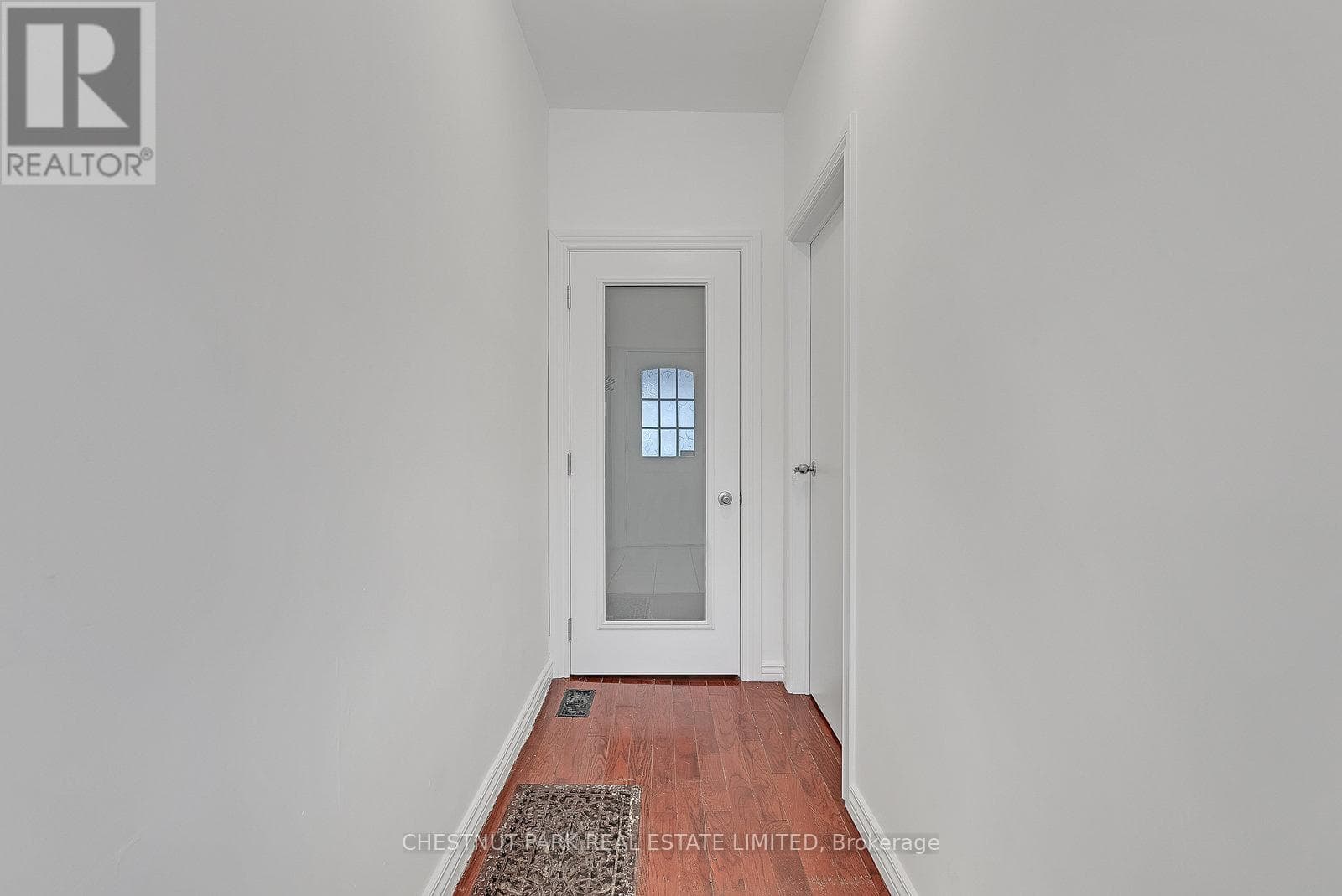 1383 LANSDOWNE AVENUE photo 3