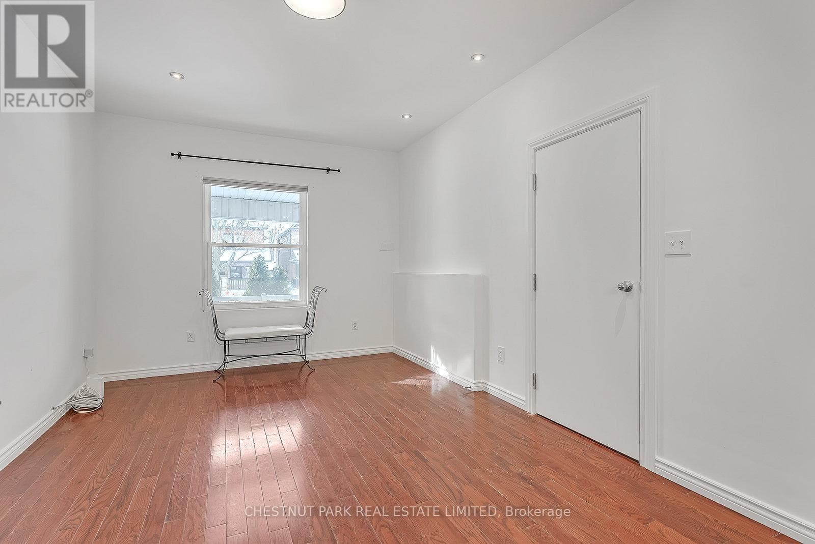 1383 LANSDOWNE AVENUE photo 5