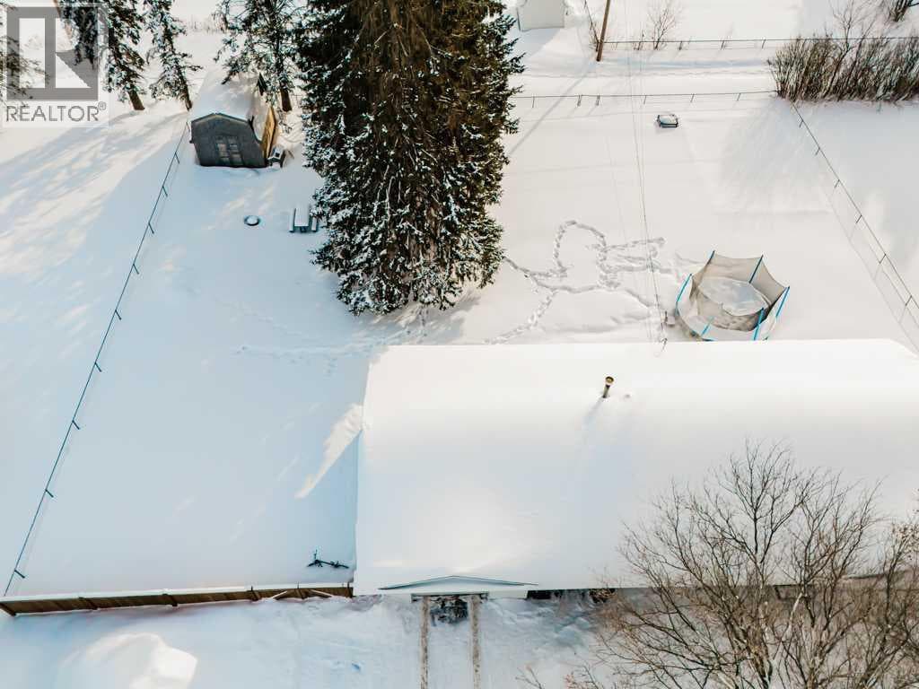 10213 101 Avenue photo 2