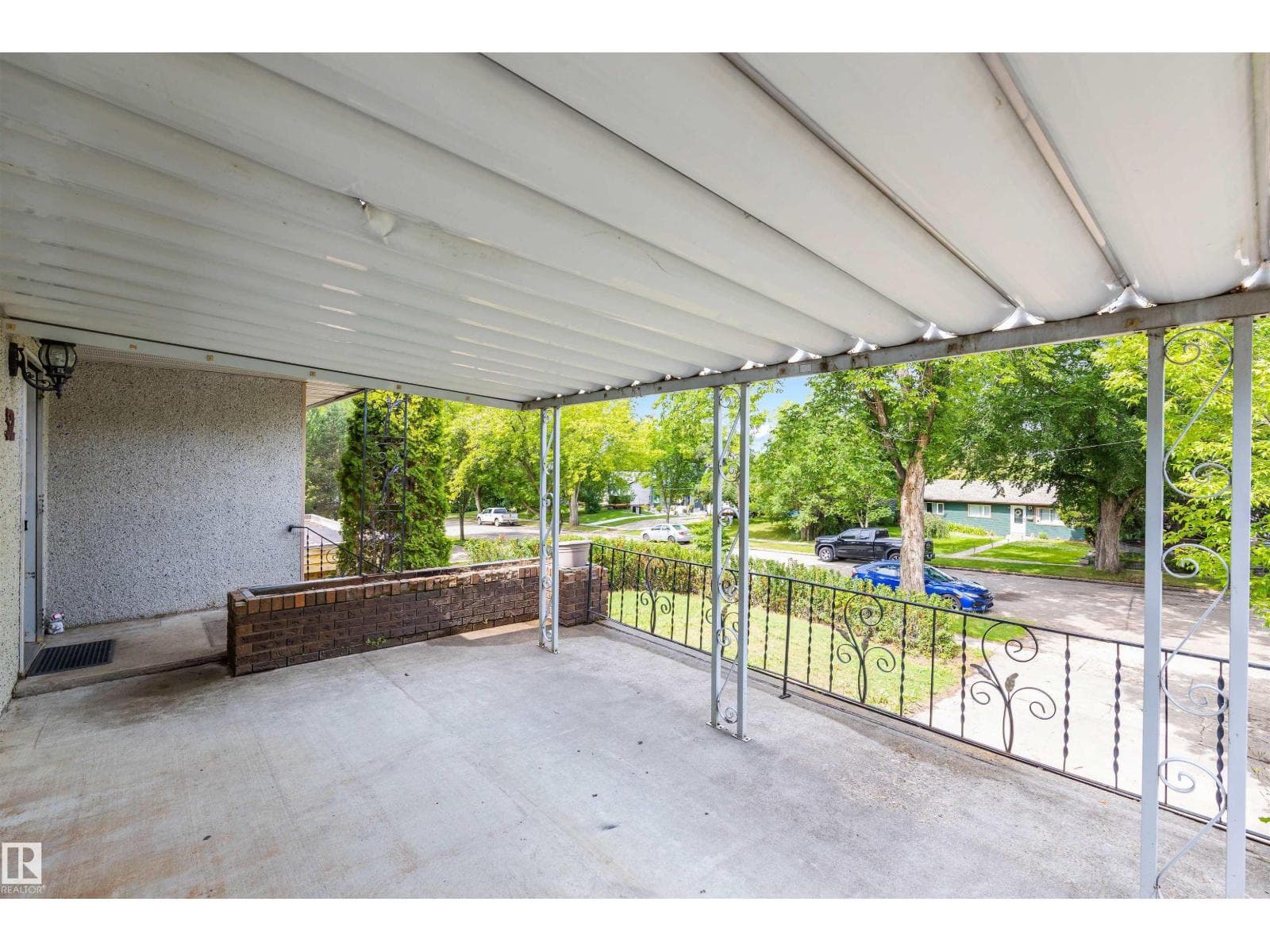 52 BELMONT DR photo 3