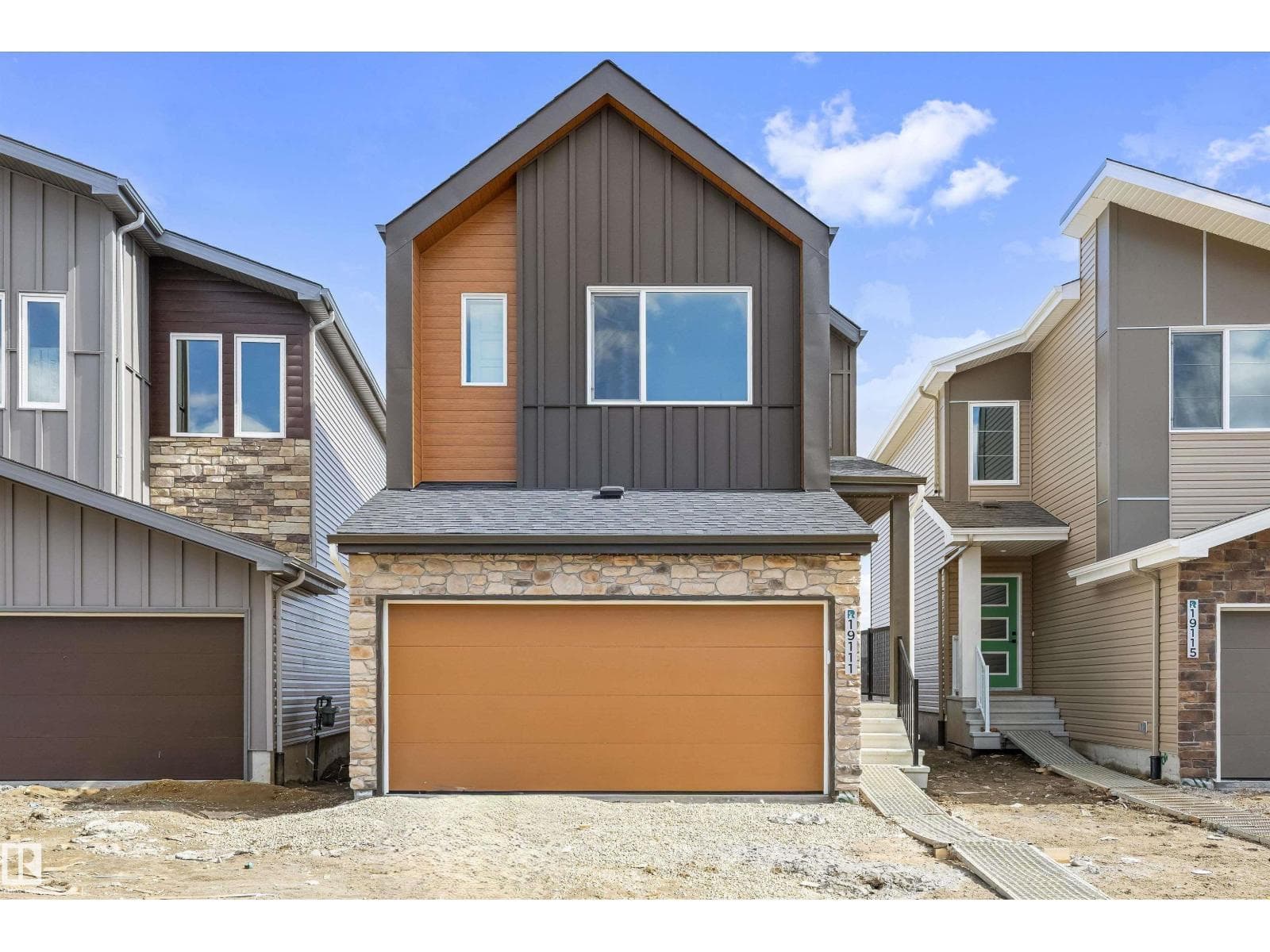 3 bed 3 bath single family at 19111 20 AV NW — $543,600
